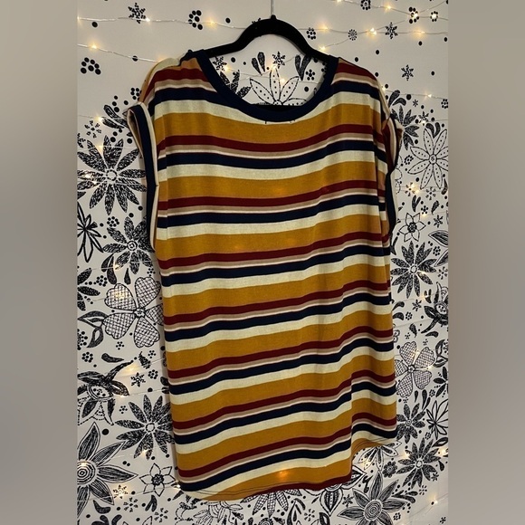 Multi color gold hued plus size sleeveless tank top in like new condition - Picture 4 of 6